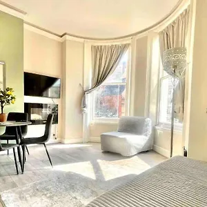 2 Minutes From Sea Front Apartment